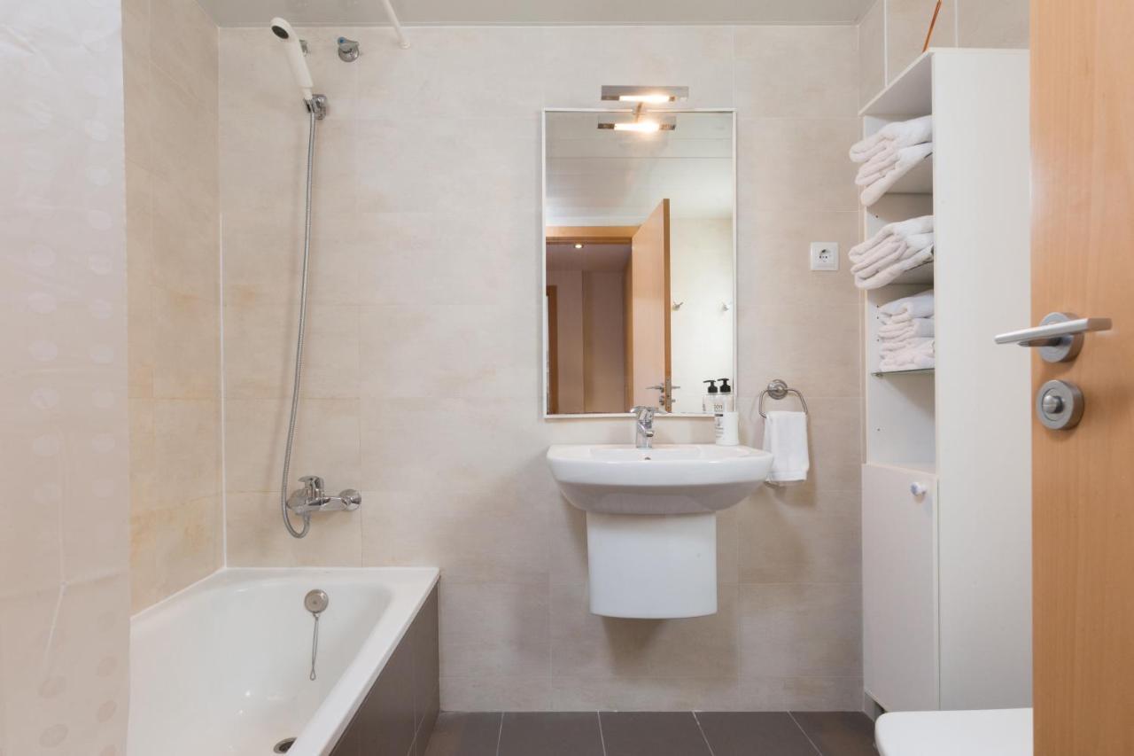 Apartamentos Cornellalux 2 Курналя-да-Любрагат Екстер'єр фото