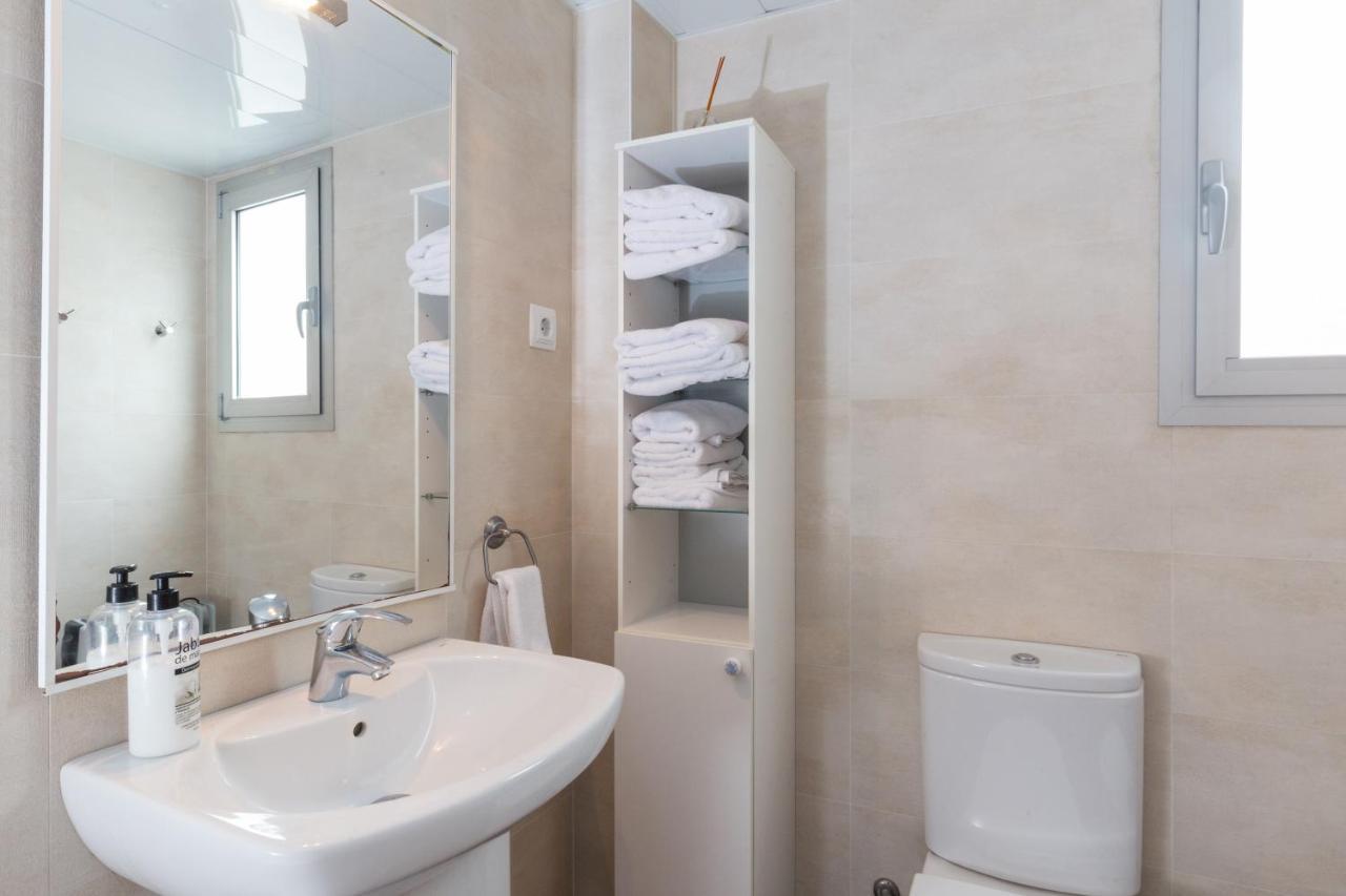 Apartamentos Cornellalux 2 Курналя-да-Любрагат Екстер'єр фото
