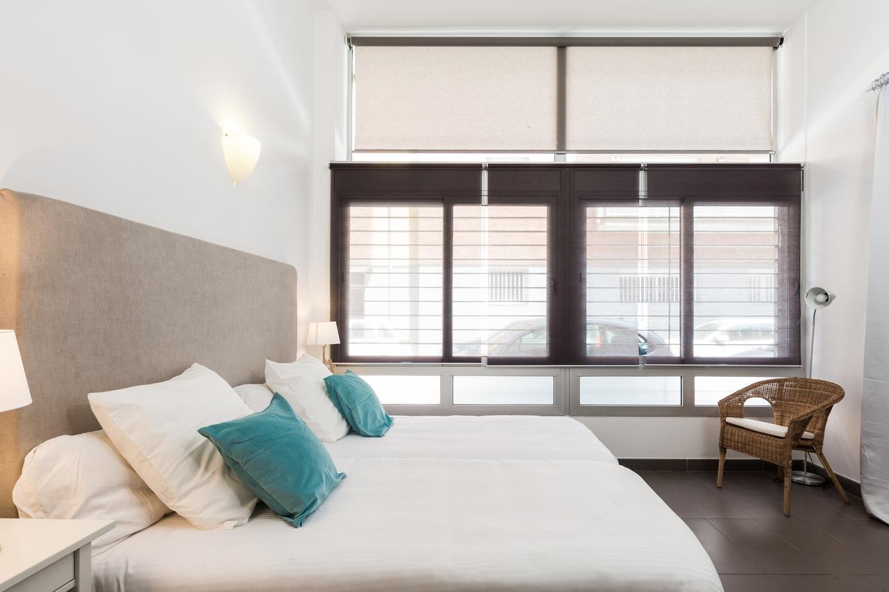 Apartamentos Cornellalux 2 Курналя-да-Любрагат Екстер'єр фото