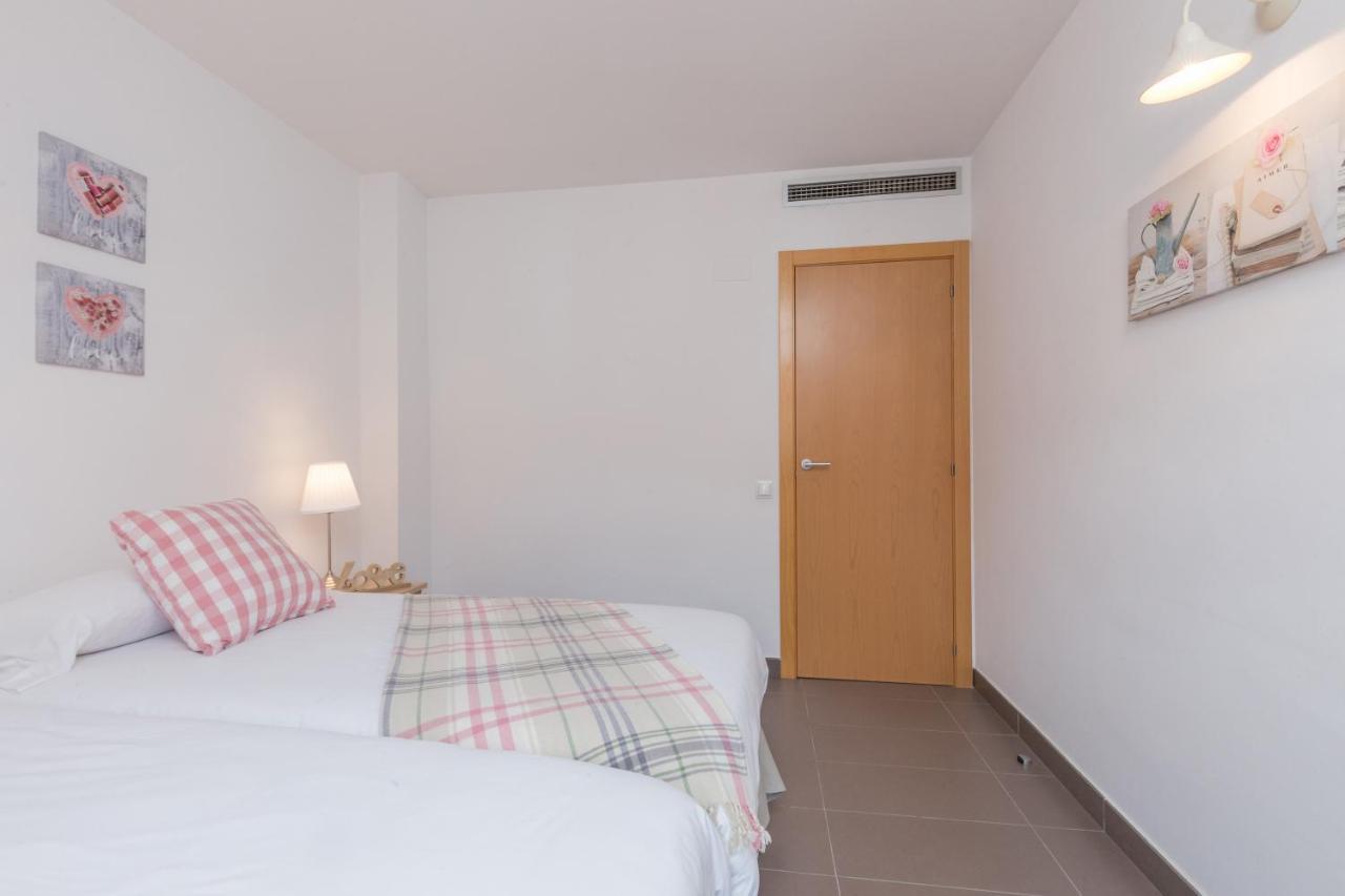 Apartamentos Cornellalux 2 Курналя-да-Любрагат Екстер'єр фото